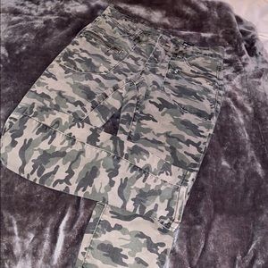 Camo skinny pants